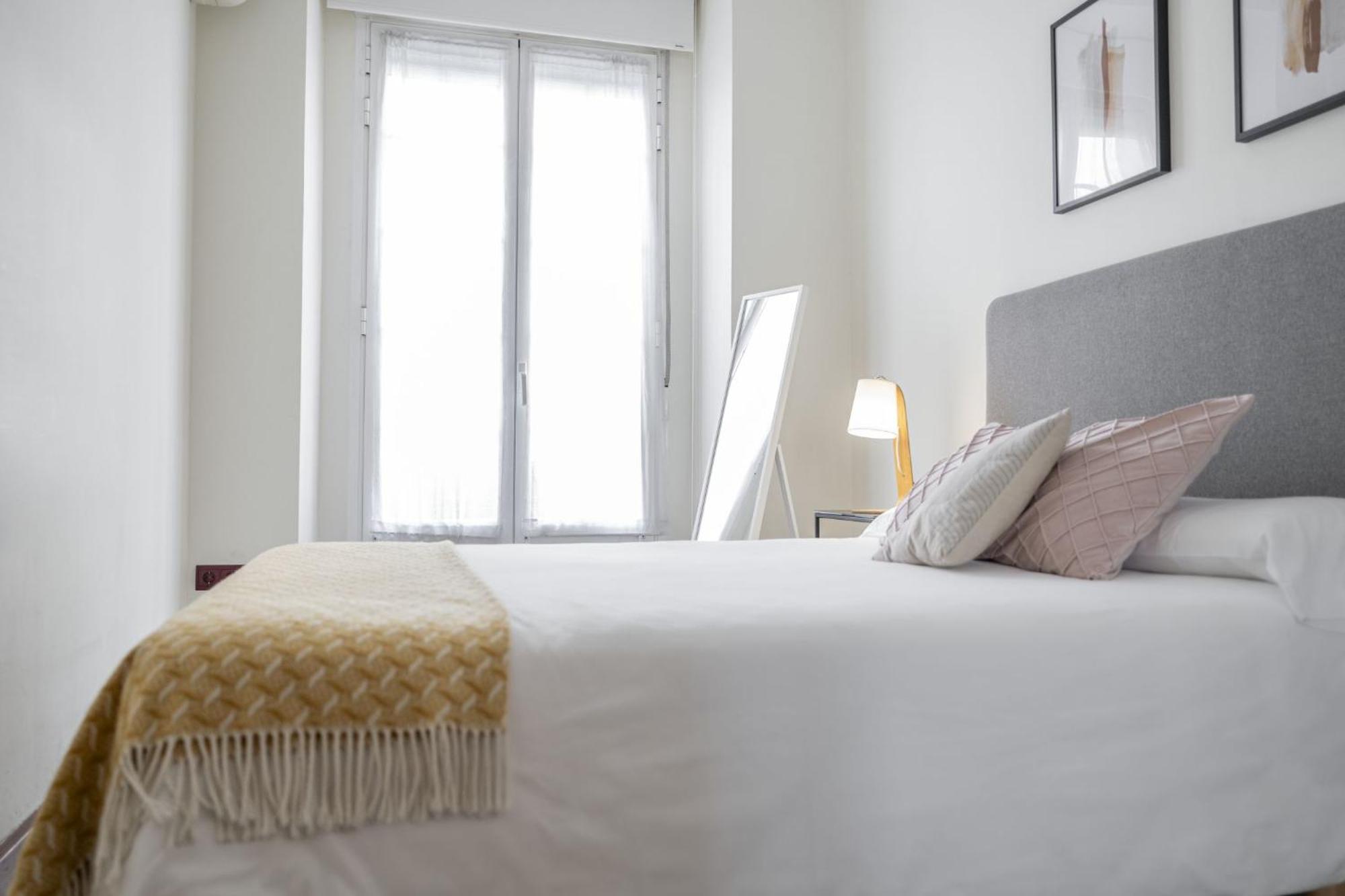 Brand New One Bedroom Located In Chueca * Madri